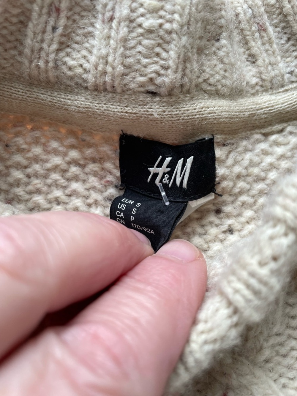 H & M Cable Knit,  light weight, wool blend (80%) 
 Sweater size S oatmeal - Picture 2 of 4